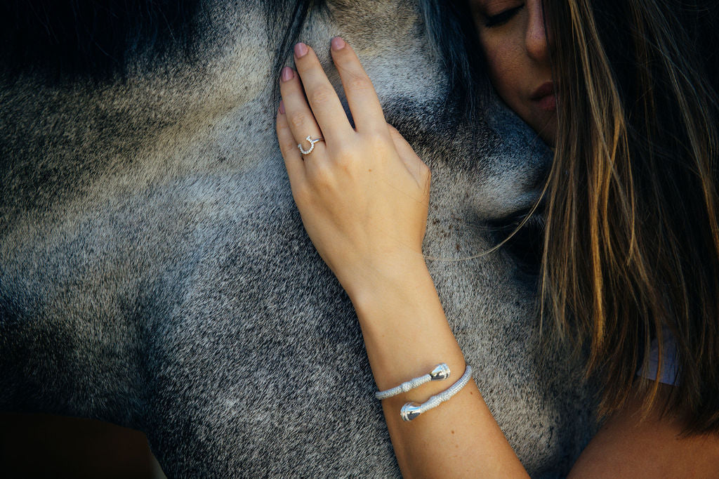 【STONEHENgE】Luv-it〜Silver Heart Horse Hoof Bracelet H0181 Huggable Hooves® by Karina Brez | Fine Jewelry for Horse